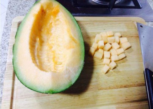 婷婷吃哈密瓜,婷婷的哈密瓜美食之旅