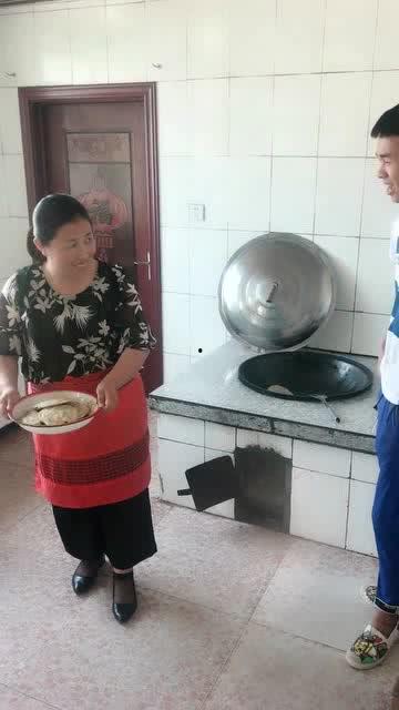 网红公司蹭饭视频下载,揭秘美食背后的流量密码