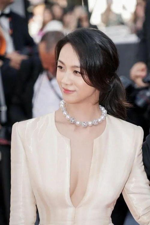 那些明星戴珍珠耳坠,跟随明星脚步，探寻珍珠耳坠的时尚魅力