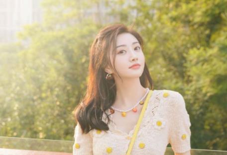 景甜微博明星,展现明星魅力与亲和力