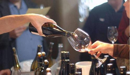 偷偷喝酒网红,酒精诱惑下的网络直播真相