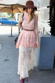 半身长裙 明星,半身长裙演绎明星们的优雅风采