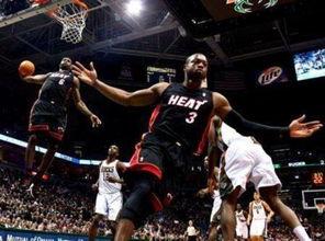 韦德全明星打球,激情四溢，舞动篮球传奇