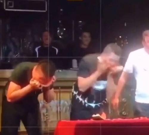 吃瓜大赛搞笑视频大叔,笑料横生视频盛宴